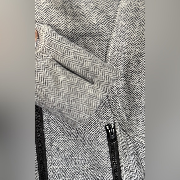Lululemon Define Zip Up Jacket Women's - Heathered Grey - Picture 3 of 7
